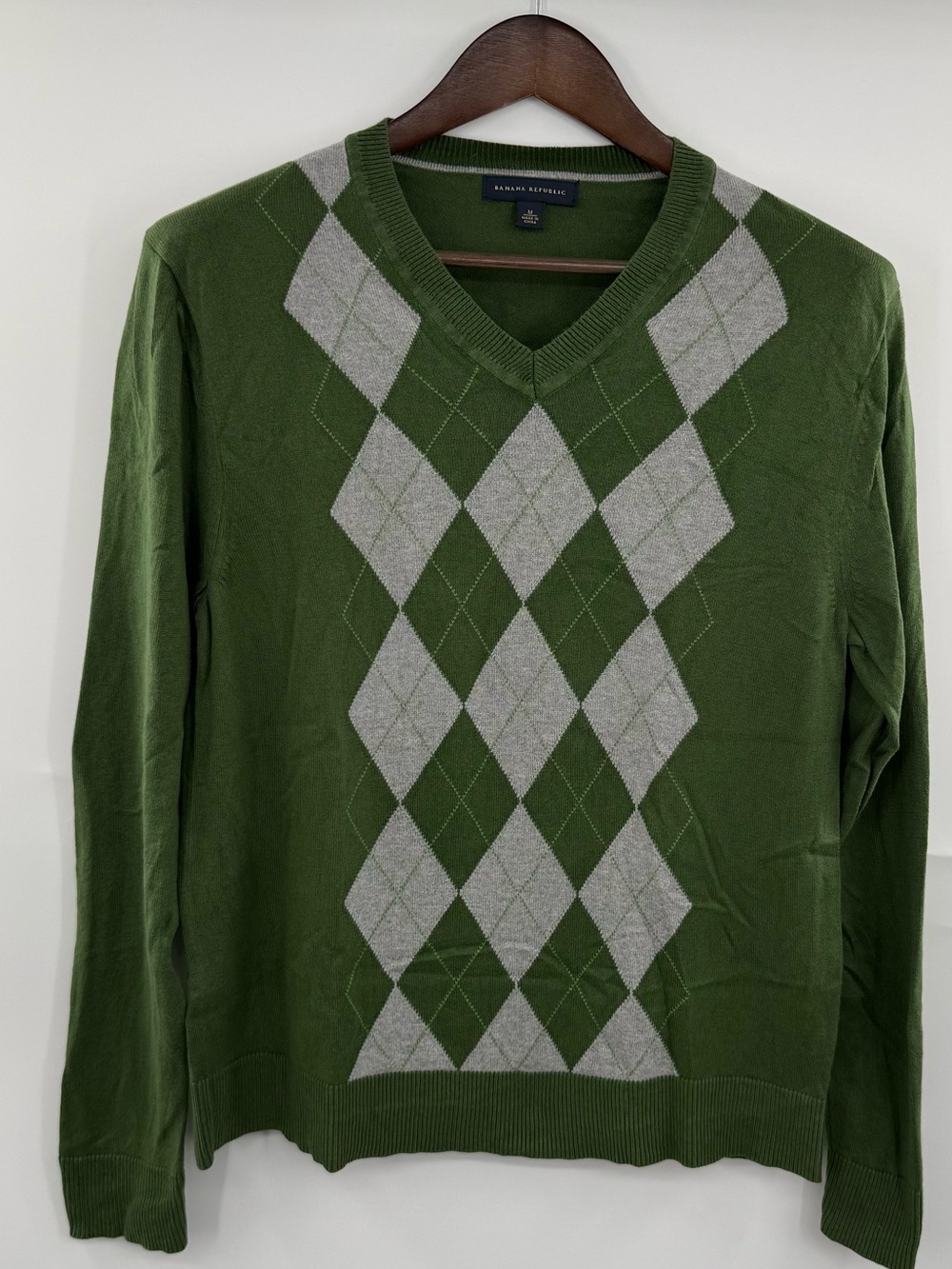 Banana Republic Men M Green Gray Argyle V Neck Sweater Silk Cashmere Preppy